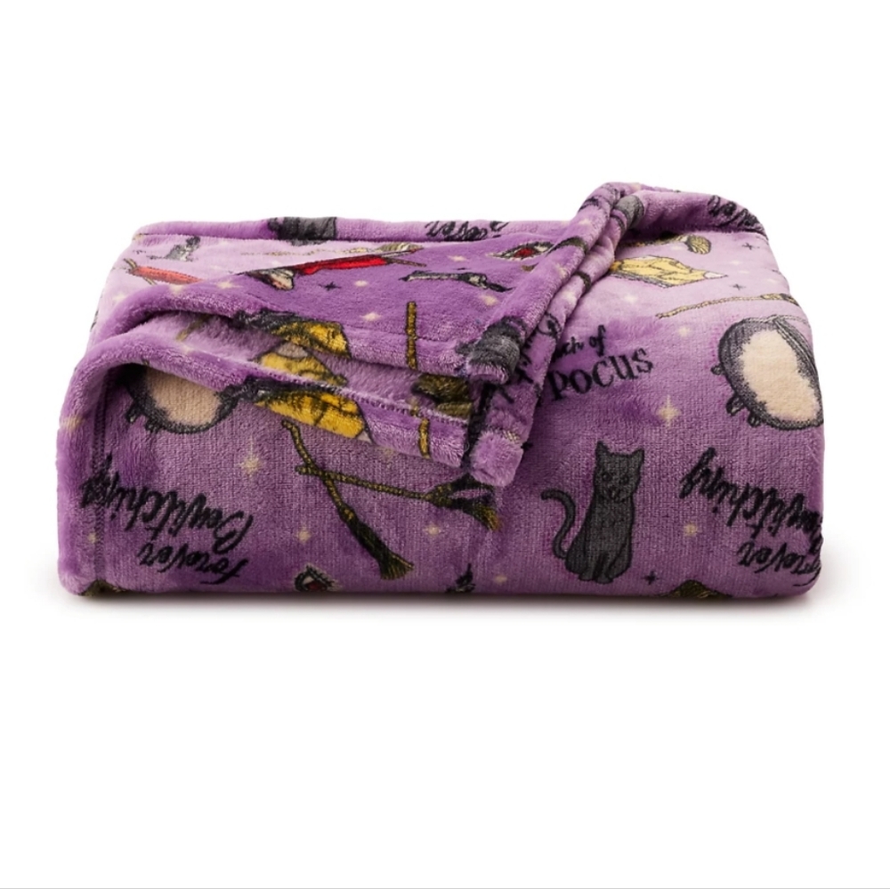 Disney Hocus Pocus Plush Throw 5 ft x 6 ft - Picture 2 of 3